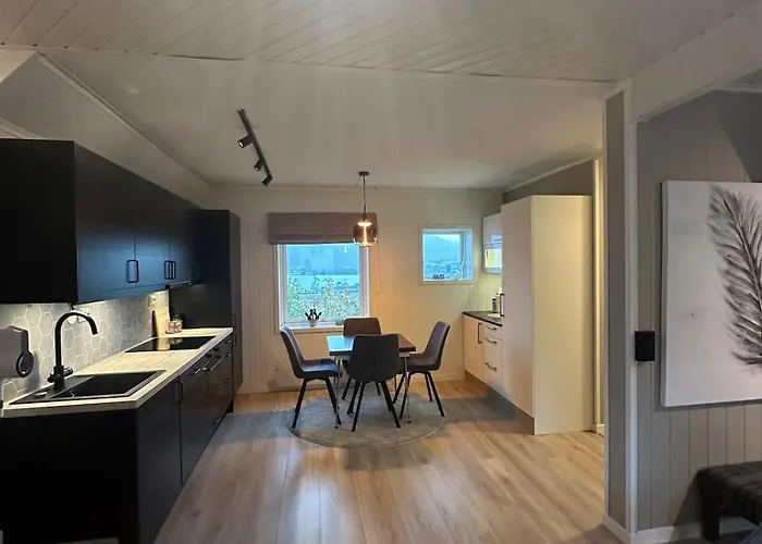 Four Walking Distance To The Center * Tromsø